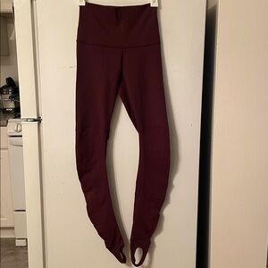 Lululemon Size 4‎ Burgundy Yoga Heel Leggings